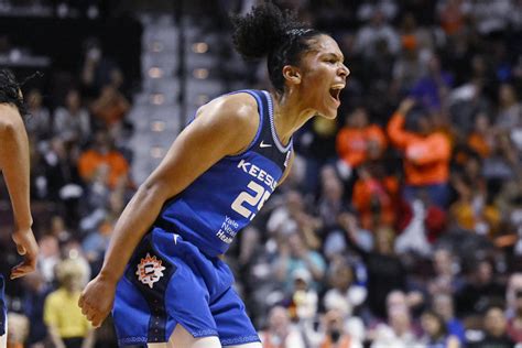 Lynx stave off WNBA playoff elimination, beat Sun to force decisive Game 3 at Target Center